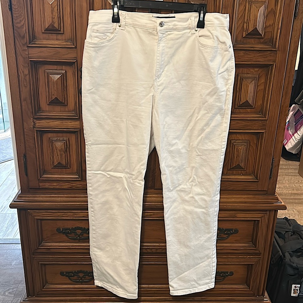 Gloria Vanderbilt jeans